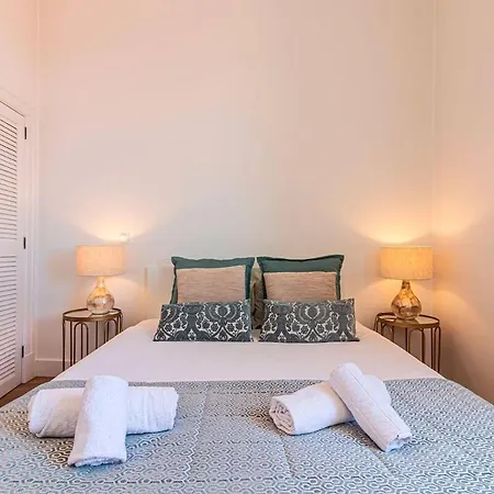 Classic, Modern Comfort In The Center Of Appartement