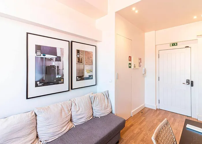 Classic, Modern Comfort In The Center Of Appartement